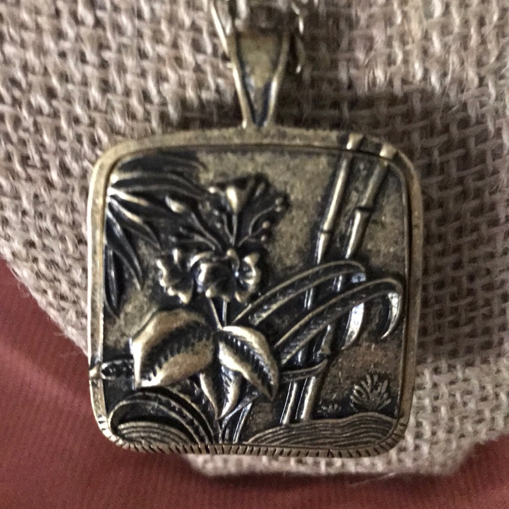 Necklace - Picture 3 of 4